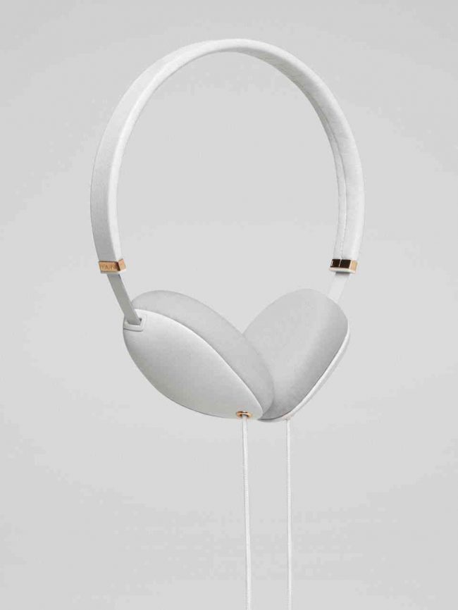 plica-headphones